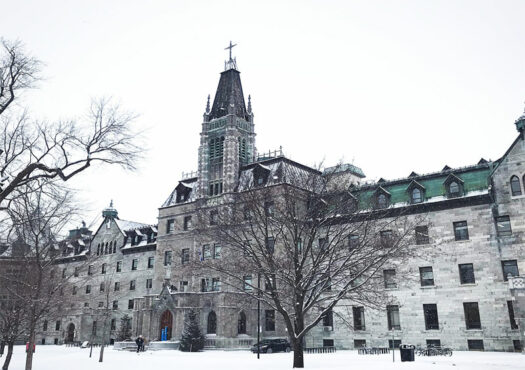 Cégep de Saint-Laurent en hiver